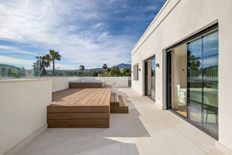 Foto 84a122d9-17ea-48a0-8b97-9934174f2993. Casa amb aparcament piscina a Las Brisas Marbella