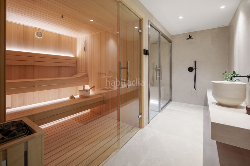 Foto b1a00564-8b96-435e-a5f6-efd49cbe7a76. Casa amb aparcament piscina a Las Brisas Marbella