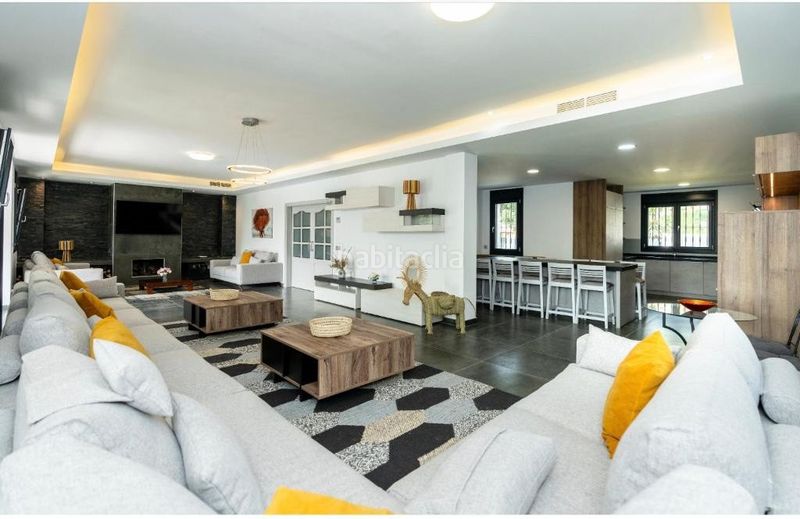 Foto e2e0c510-2af5-4405-91e9-7878811f35ed. Casa amb aparcament piscina a Las Brisas Marbella