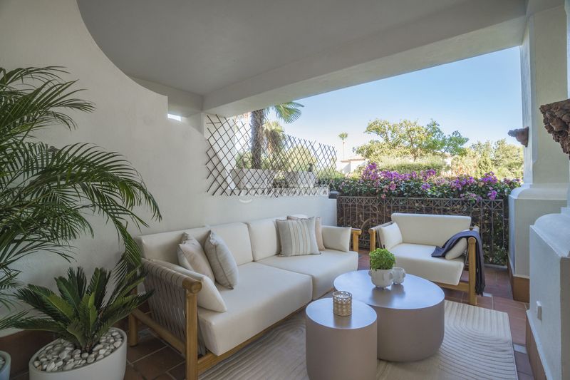 Foto 39fa74f9-ae6b-412f-ae14-4e78d3ba1470. Apartament amb piscina a Puente Romano Marbella