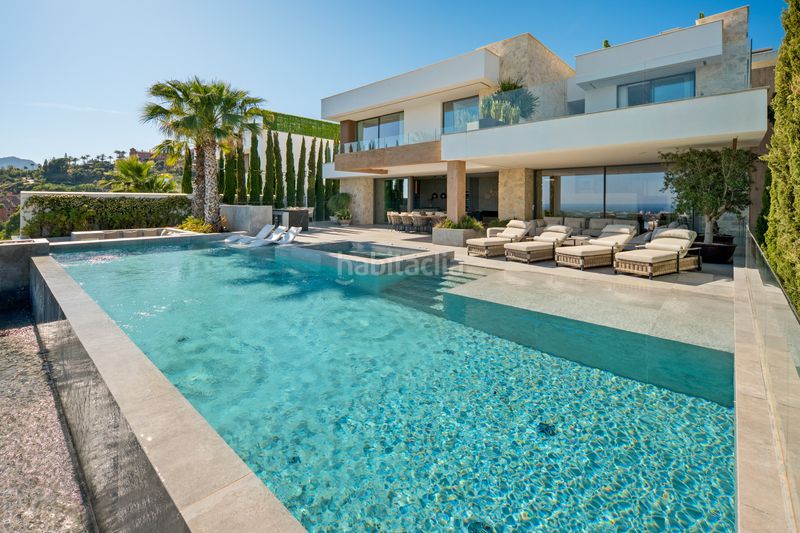 Foto a5af03e2-bc63-4109-b6ae-3a31e6a14677. Casa amb aparcament piscina a La Quinta Benahavís