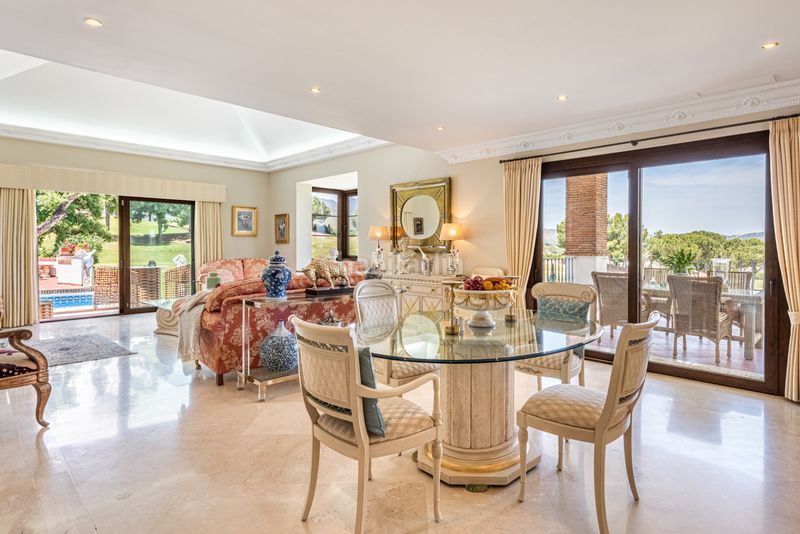 Foto 3dc8b4f5-130a-443d-a36d-f51bd729666e. Casa amb aparcament piscina a La Cala Golf - Lagar Martell Mijas