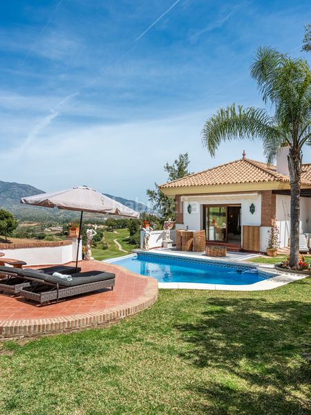 Foto ce5aa809-849b-47b4-8bb9-f1b30ffd133b. Casa amb aparcament piscina a La Cala Golf - Lagar Martell Mijas