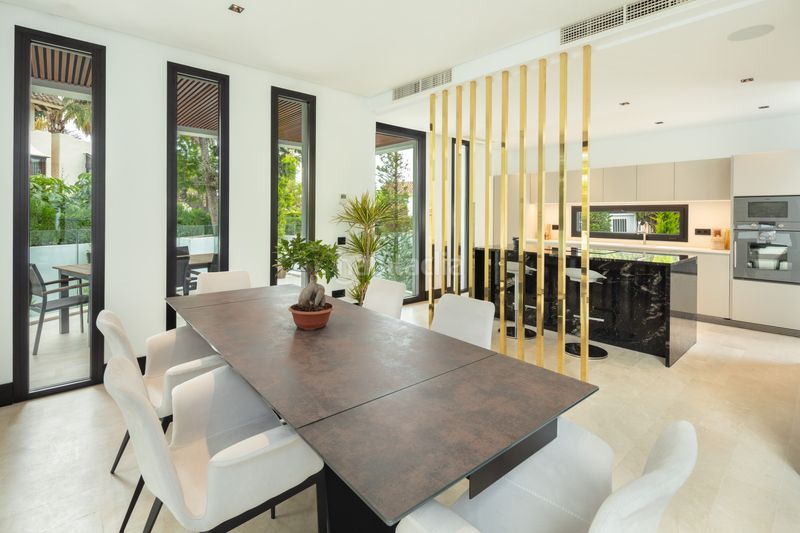Foto 586f3115-4112-43a8-a0ff-dfa3a49481a8. Casa amb aparcament piscina a La Carolina - Guadalpín Marbella