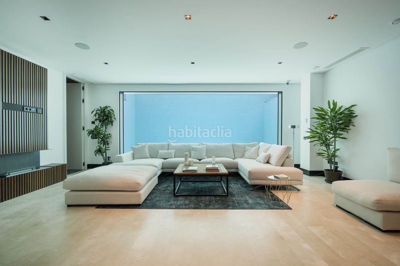 Foto c8272cb6-f8e2-419f-aa0a-f4f0dd241cf2. Casa amb aparcament piscina a La Carolina - Guadalpín Marbella