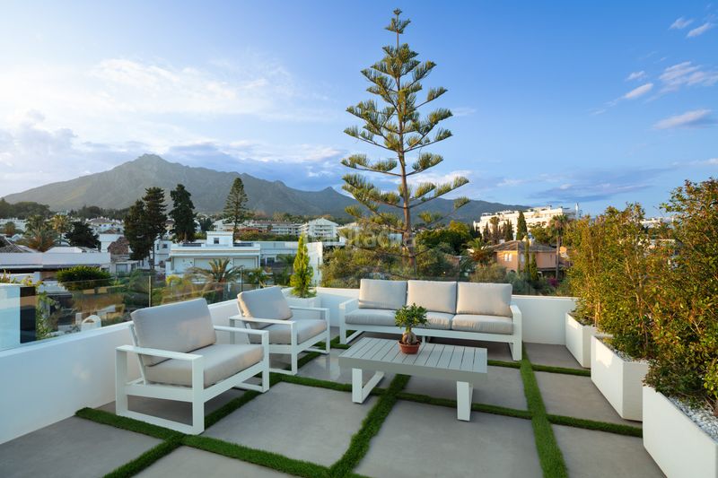 Foto f9f9bbd4-4910-479e-a1f8-b2387a6d5b93. Casa amb aparcament piscina a La Carolina - Guadalpín Marbella