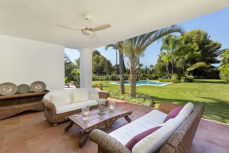 Foto 8a0bde4d-252d-43cc-82c9-b4031ff2651d. Casa amb calefacció aparcament piscina a los arqueros - puerto del almendro Benahavís