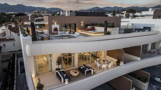 Apartament a Casco Antiguo. Exclusivo apartamento de 3 dormitorios en primera línea de playa