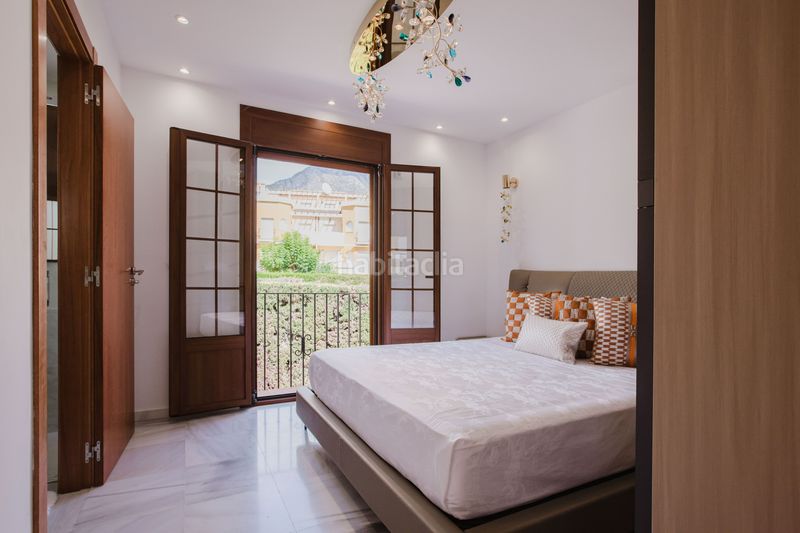 Foto 506a7446-aae2-4b32-89a1-5d0df7549bdd. Casa adosada adosado totalmente reformado en montepiedra en Marbella