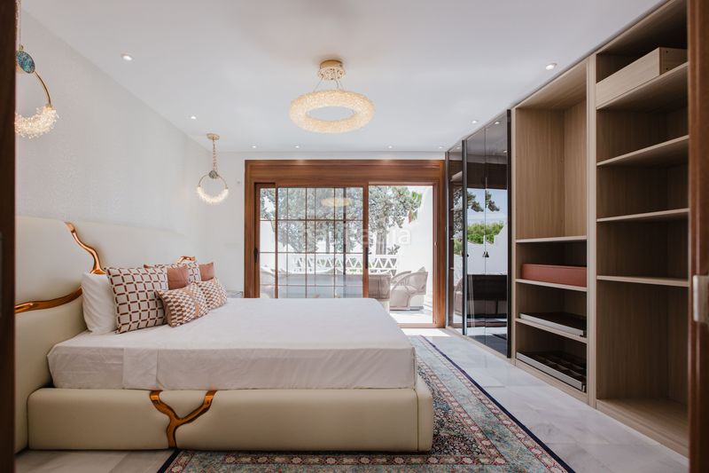Foto f7f9df0e-9e5d-4ff1-82d6-c8a3125cf0f4. Casa adosada adosado totalmente reformado en montepiedra en Marbella