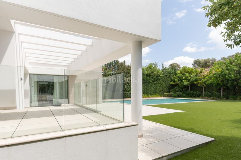 Foto f0c68b10-4c37-4cc2-be5f-62d963682501. Casa amb aparcament piscina a Paraiso - Barronal Estepona