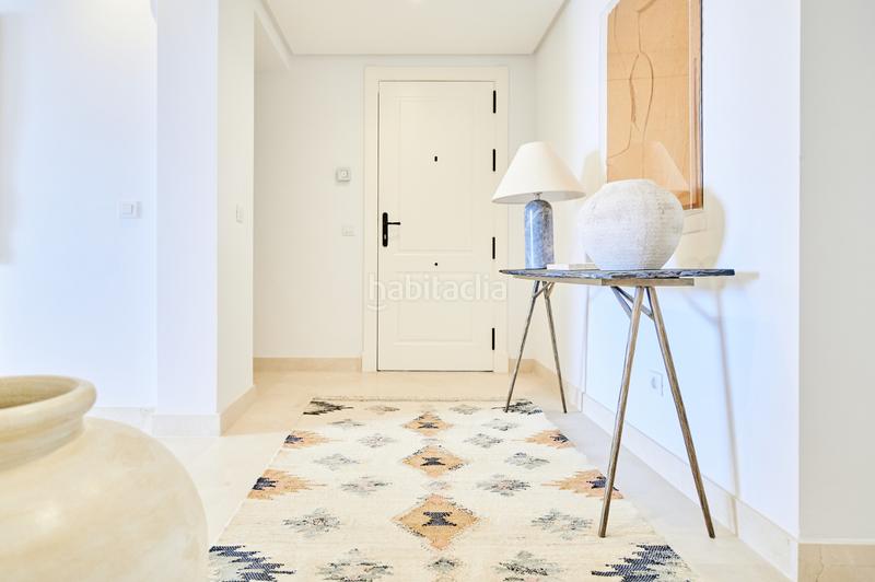 Foto 8d2628e5-7edd-4621-bf1a-74c0ae529d37. Piccolo appartamento con parcheggio piscina in Los Naranjos Marbella