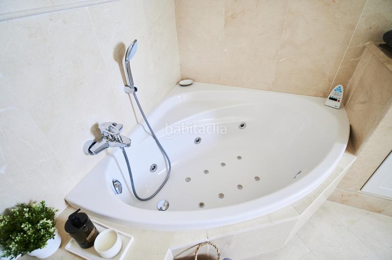 Foto f5910dff-05a8-4189-bbd6-a649fd6c8d1a. Piccolo appartamento con parcheggio piscina in Los Naranjos Marbella