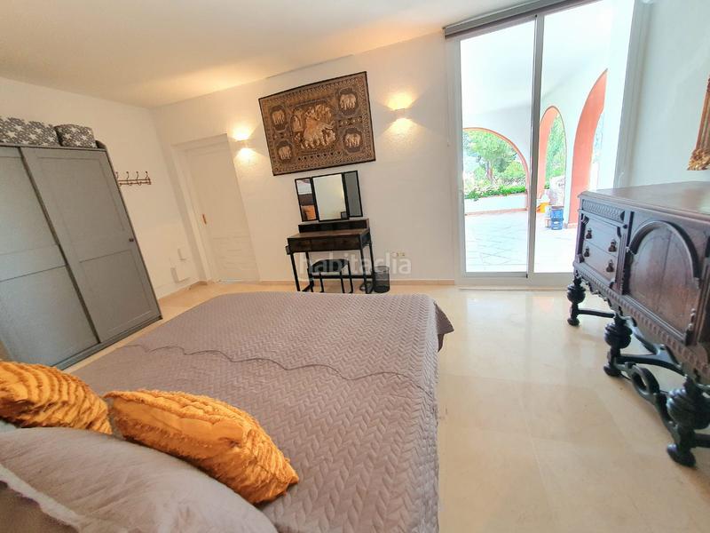 Foto b2521b62-b3de-46f0-80ee-50e02a090d48. Lloguer casa amb aparcament piscina a Nueva Andalucía centro Marbella