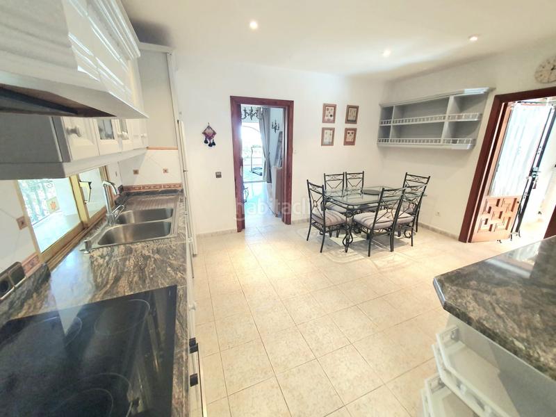 Foto eb668c76-6ddd-483b-a69e-dafd5a1df91b. Lloguer casa amb aparcament piscina a Nueva Andalucía centro Marbella