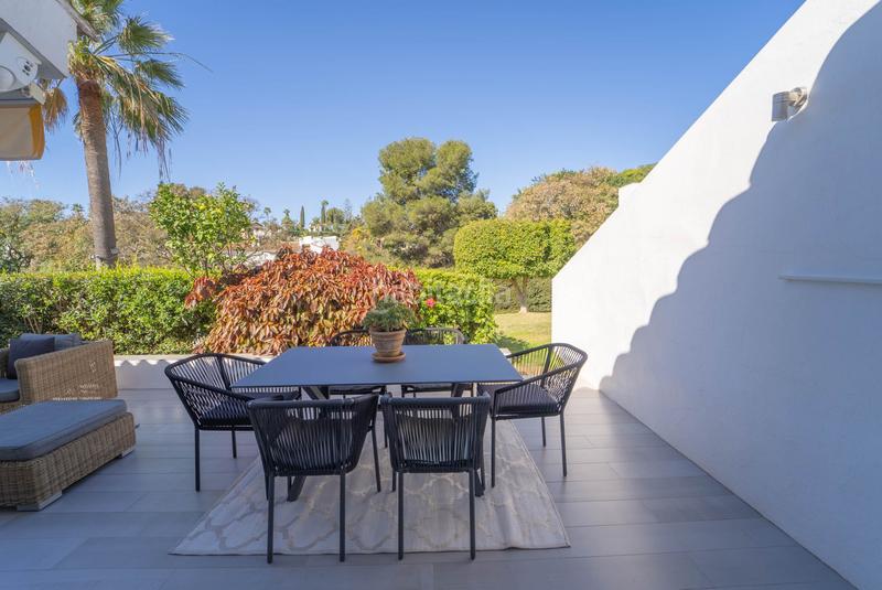 Foto 2fe76920-14d0-4e6f-91e4-a53dc1805bf6. Alquiler planta baja apartamento nova en Nueva Andalucía centro Marbella