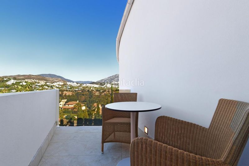 Foto ac5a82d0-9043-42ec-a49c-8634077137b8. Casa amb aparcament piscina a Las Brisas Marbella