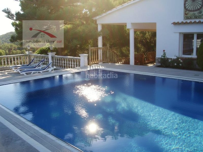 Foto 2d6d8a26-0df2-4497-8cf1-656179b89e58. Casa amb calefacció aparcament piscina a Canyelles Lloret de Mar