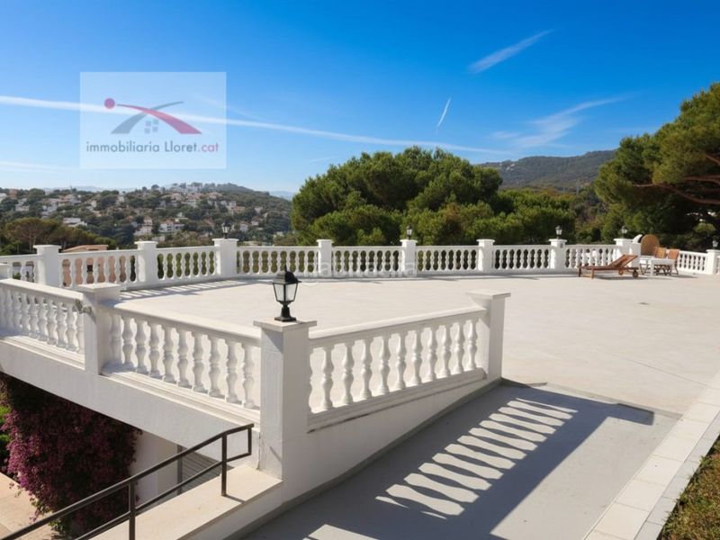 Foto e1423360-79f7-472b-ade9-f9b96ead3dac. Casa amb calefacció aparcament piscina a Canyelles Lloret de Mar
