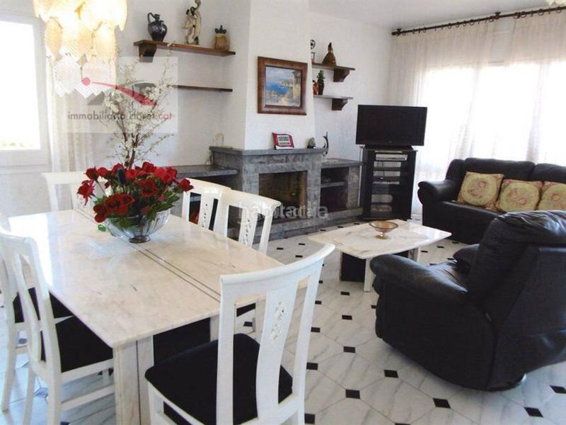 Foto 3d01197f-353d-40b9-9a5c-b7082898738f. Casa con parcheggio piscina in Canyelles Lloret de Mar