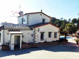 Maison dans Lloret Blau - La Creu de Lloret. Masies de lloret con terreno de 5.000m2 y vistas mar