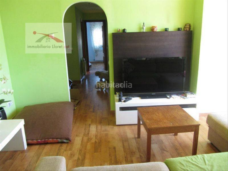 Foto a4155642-f000-4a39-87b0-5c5f5a62b73c. Àtic amb calefacció aparcament piscina a Fenals Lloret de Mar