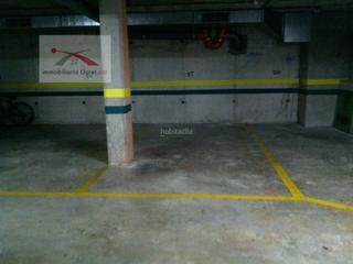 Aparcament cotxe a Fenals. Carrer joan sureda i guinart, 7