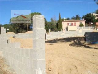 Terreny residencial a Aiguaviva Parc. 2 terreno para construir 2345.67 casas adosadas o 2 independient