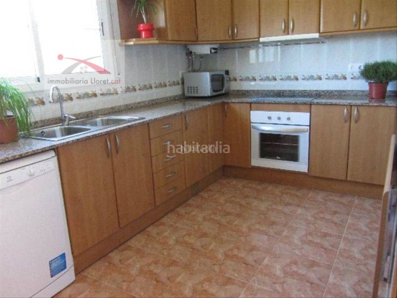 Foto 000ff3e2-2534-4da4-ba57-05df3342840a. Casa amb calefacció piscina a Aiguaviva Parc Vidreres
