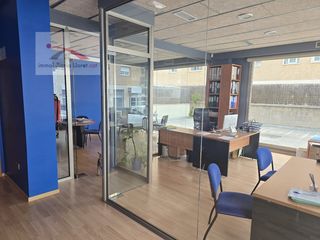 Miete Büro  Calle masia del roser. Oficina de 85m2 y 70m2 de terraza.