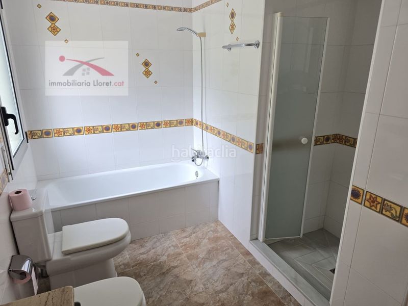 Foto 93e18386-2d64-4139-b3cb-840e59004004. Casa amb aparcament a Roca Grossa Lloret de Mar