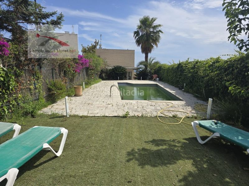 Foto 9ad8ca8a-297f-449a-84f9-853121c74cdb. Casa amb aparcament a Roca Grossa Lloret de Mar