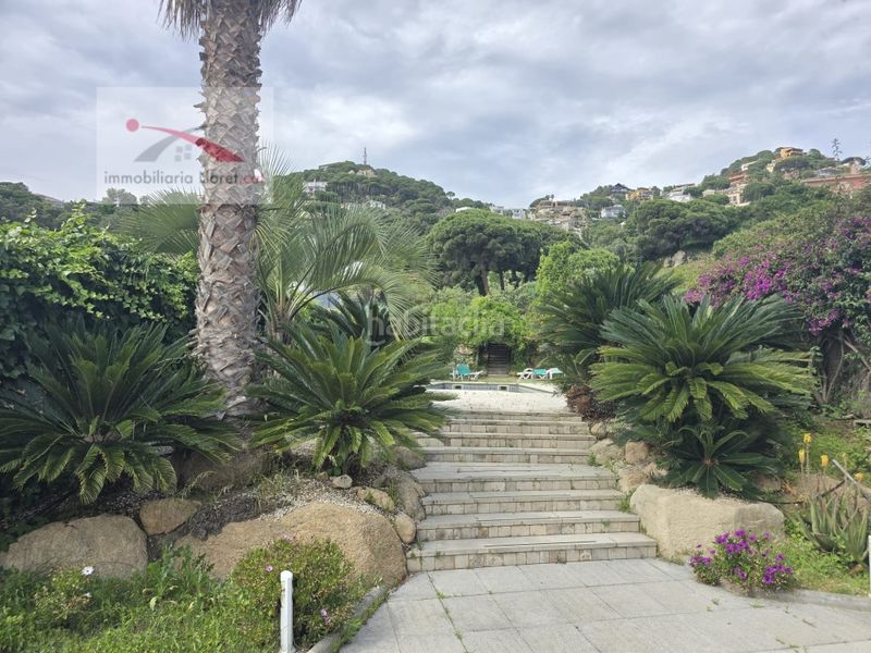 Foto f2f8d8b5-8fa3-4c82-8053-16d6c2d98669. Casa amb aparcament a Roca Grossa Lloret de Mar