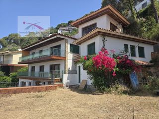 Casa a Roca Grossa. Urb. rocagrossa vistas mar... casa de 3 apartamentos independien
