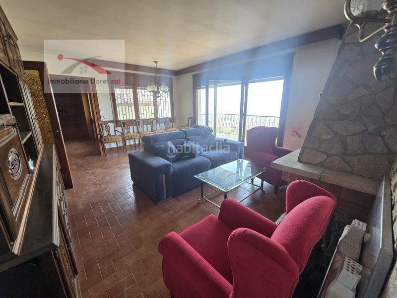 Foto 0cdab375-16e8-4b83-9934-b2b7641a8696. Casa amb aparcament a Roca Grossa Lloret de Mar