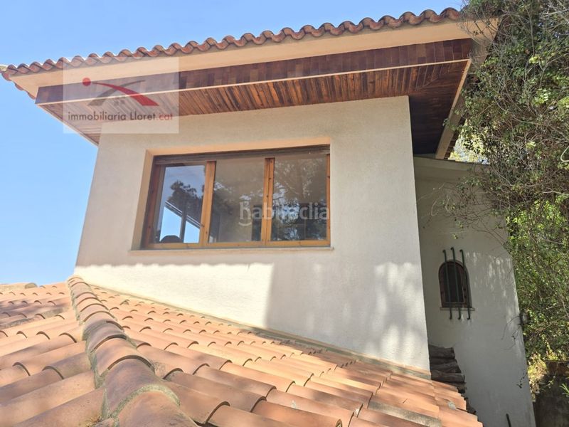Foto 8b70844e-fb51-4916-a2a2-e9e9e3559cd3. Casa amb aparcament a Roca Grossa Lloret de Mar