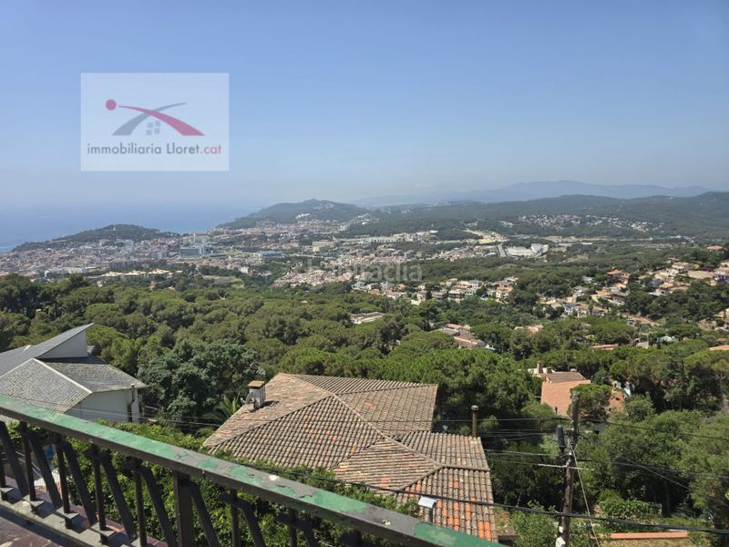 Foto 939dbdab-e7fa-422d-a8b9-a69ef2ed44b8. Casa amb aparcament a Roca Grossa Lloret de Mar