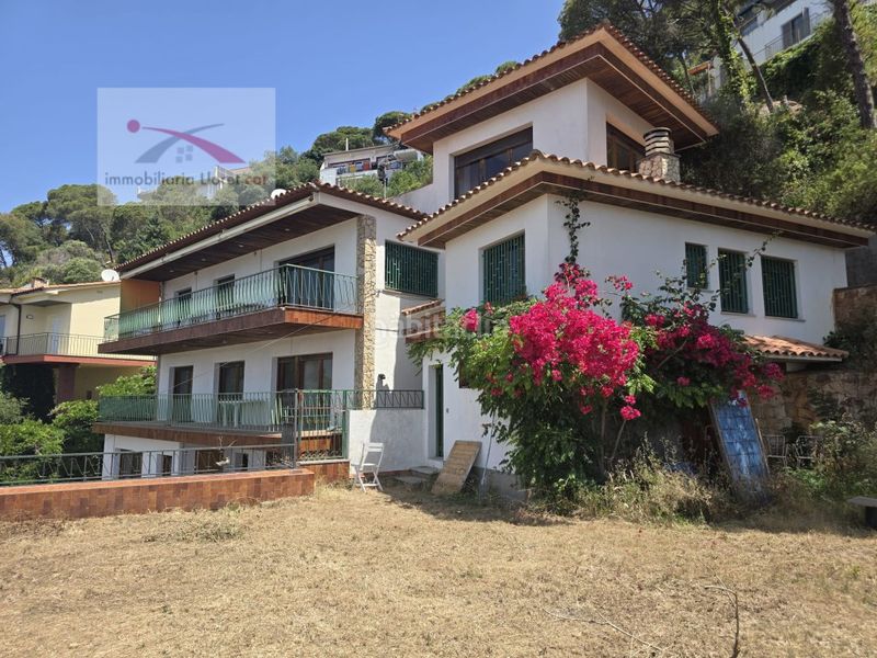 Foto a807ae4f-85dd-43fb-bd01-281a12ea98a9. Casa amb aparcament a Roca Grossa Lloret de Mar