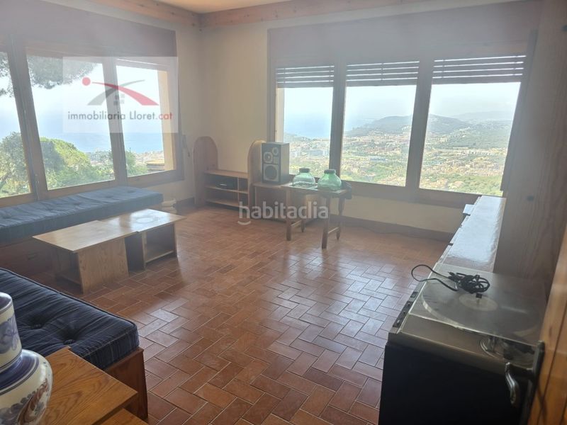 Foto b1b0190e-23b3-4464-8685-c764cf6e83e8. Casa amb aparcament a Roca Grossa Lloret de Mar
