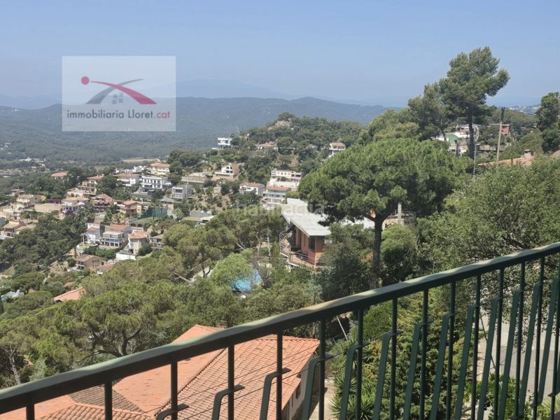 Foto c1d4bd11-d405-4754-a69c-5f0b46fff0a3. Casa amb aparcament a Roca Grossa Lloret de Mar