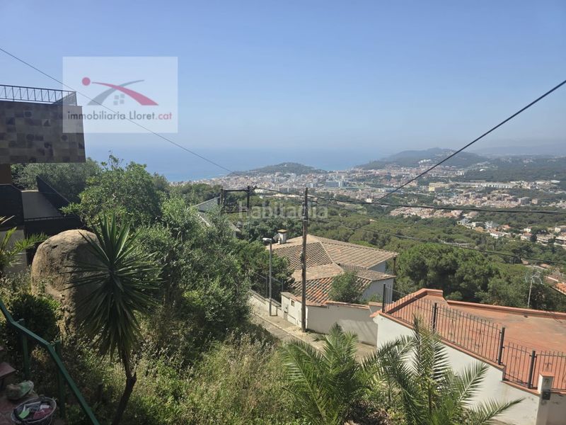 Foto f8b038ee-9a87-40b6-894d-f71d2532bea3. Casa amb aparcament a Roca Grossa Lloret de Mar