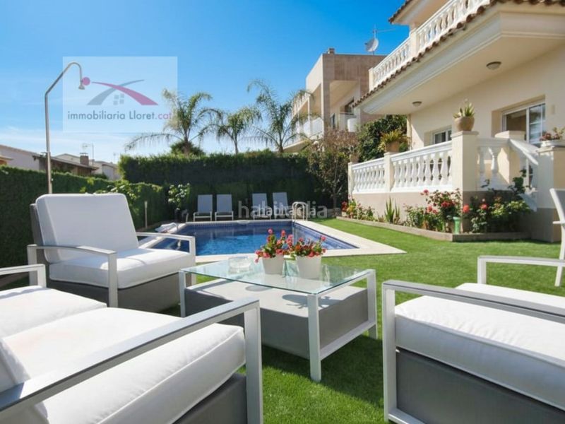 Foto bbbf7382-6df9-47e9-be33-185b02f81f82. Casa amb calefacció aparcament piscina a Fenals Lloret de Mar