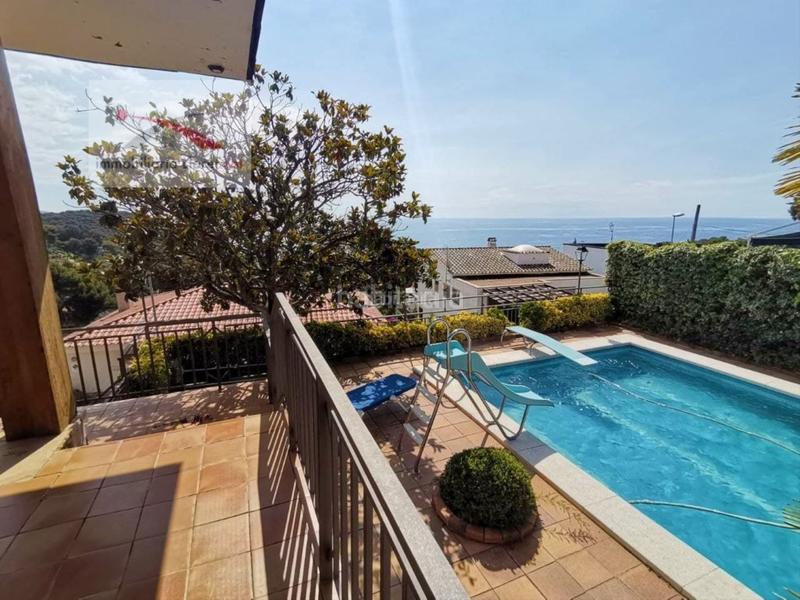 Foto 1582397a-05a2-4902-a124-5bd891719537. Casa urb. santa cristina con vistas mar... puede ir andando a la playa en Blanes