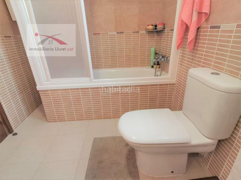 Foto 3ce90a3f-770a-4594-9229-0fd6b294d6e9. Casa urb. santa cristina con vistas mar... puede ir andando a la playa en Blanes