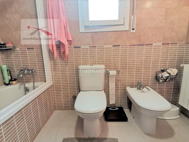 Foto aded59c7-d94e-4577-bf1b-0ebd798eb3e7. Casa urb. santa cristina con vistas mar... puede ir andando a la playa en Blanes