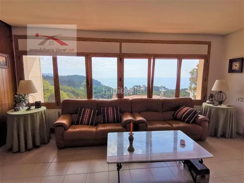 Foto b5cda663-4f97-458c-a5ec-eea6f760df56. Casa urb. santa cristina con vistas mar... puede ir andando a la playa en Blanes
