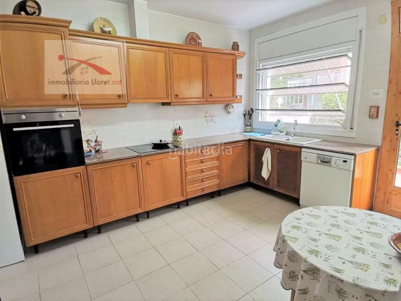 Foto b8dee1a3-11ba-44e6-af20-7dfabe43fe9d. Casa urb. santa cristina con vistas mar... puede ir andando a la playa en Blanes