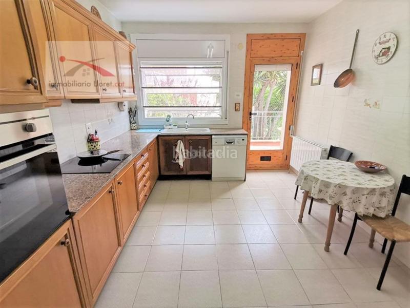 Foto df8c913e-2f36-4eb8-8d8e-f0cd7bb5605d. Casa urb. santa cristina con vistas mar... puede ir andando a la playa en Blanes
