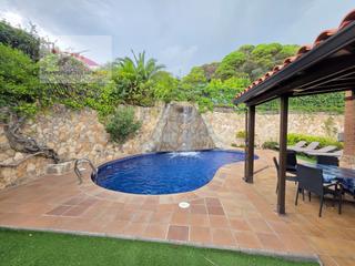 Casa a Canyelles. Gran oportunidad!!!!! gran casa con licencia turistica a un prec