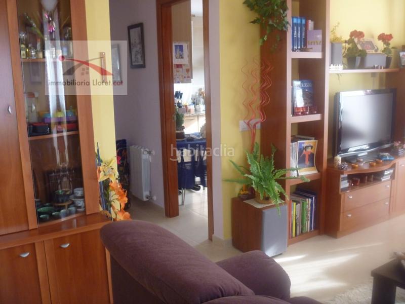 Foto 9bb3c288-5ef5-459f-9506-24b77fb78882. Casa amb aparcament a Aiguaviva Parc Vidreres